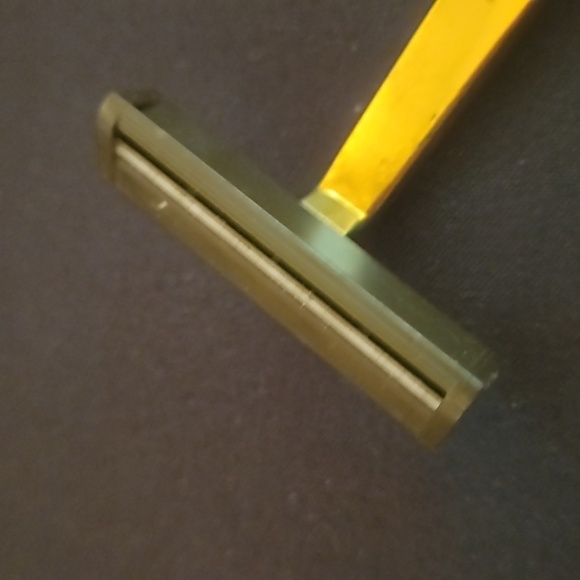 AVON Vintage Signed Razor - Picture 5 of 8